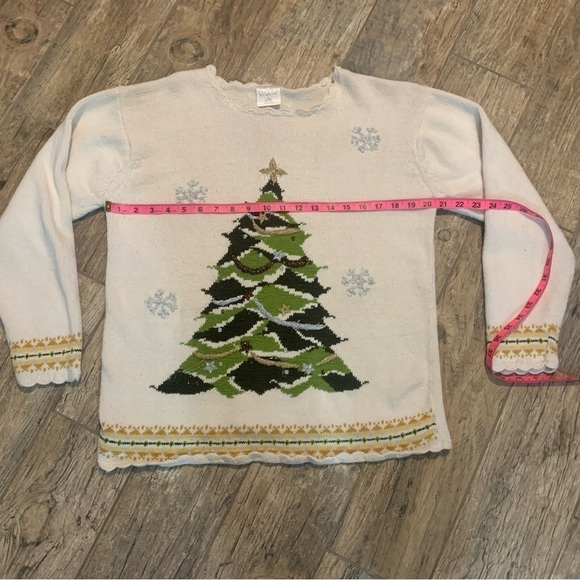 Women’s Style Studio size L crèam color Christmas sweater with Christmas tree - Picture 4 of 5